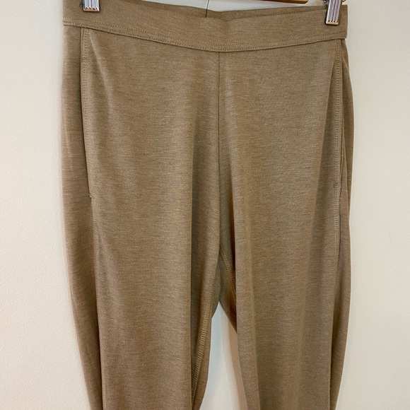 NWT Hue Heather Oatmeal Jersey Relaxed Weekend  Travel Jogger - Picture 6 of 10